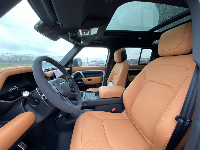 Land Rover Defender 110 V8 new buy in München Int.Nr. 1042 SOLD